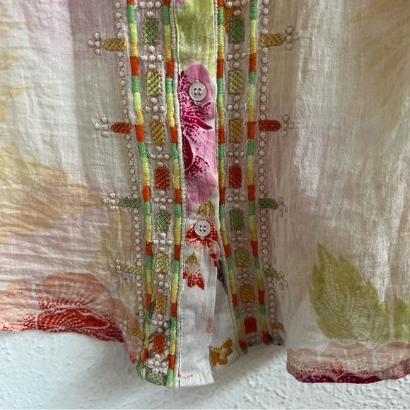 Magazine pink floral cream button up embroidered blouse - Picture 5 of 9